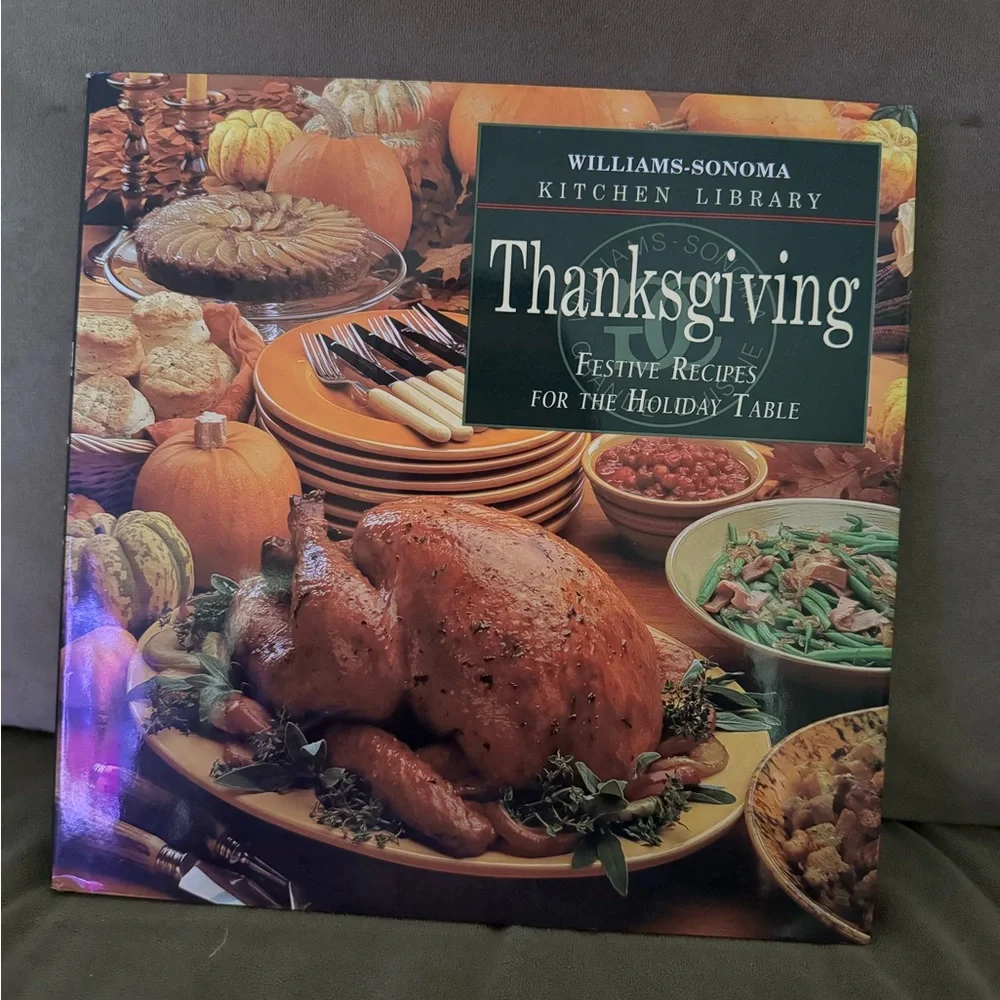 Set of 5 Williams-Sonoma Kitchen Library, very good condition